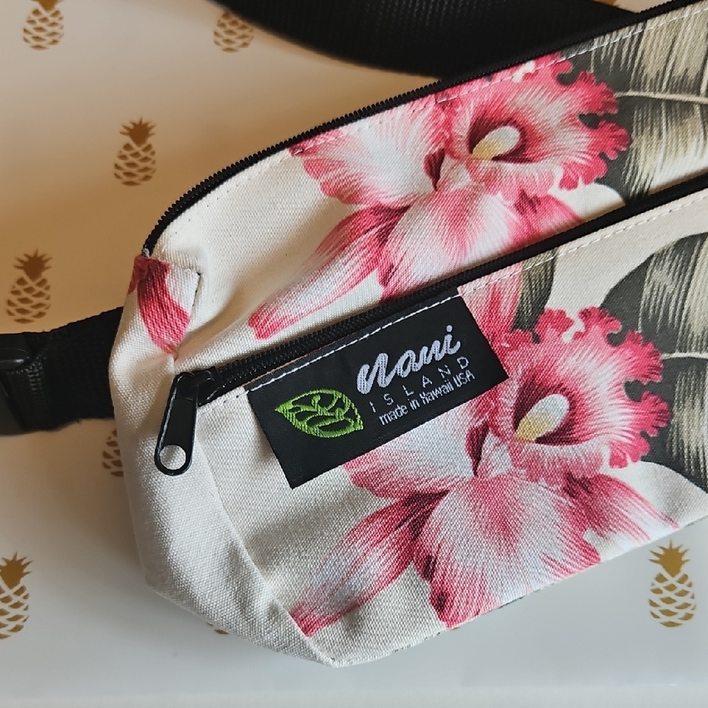 NWOT Nani Island Mini Hipster Bag